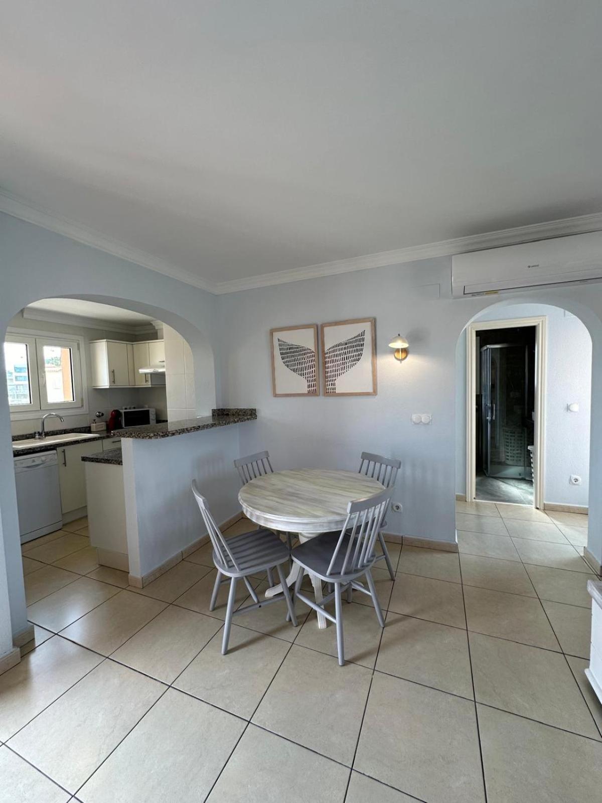 Ferienwohnung Oliva Nova Flat In Front Of Met Exterior foto